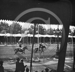 FO-CIRQUE  15 troupe Buffalo bill a Bordeaux .jpg