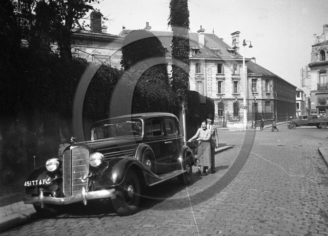 AU 2287 Buick berline 4 portes club sedan 1934 .jpg