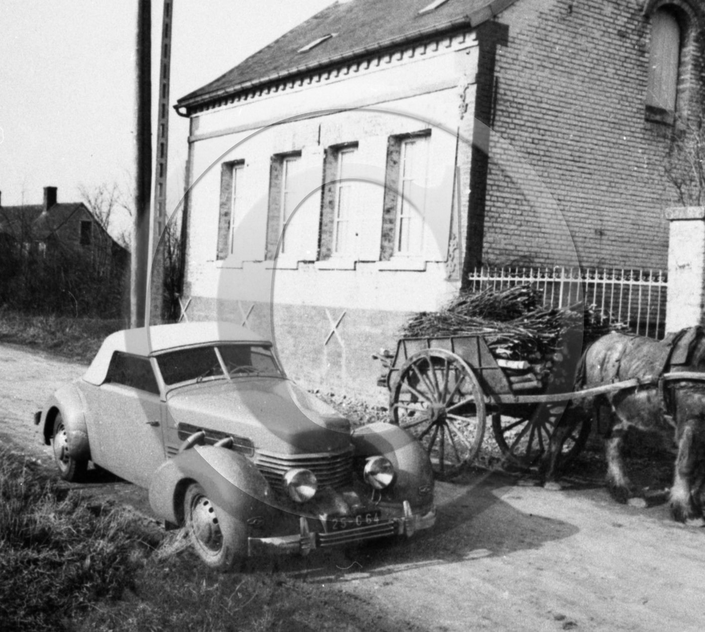 AU 2294 Cord 812 cabriolet 1937 .jpg
