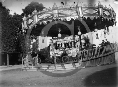 FO-CIRQUE  35 manège orgue   .jpg