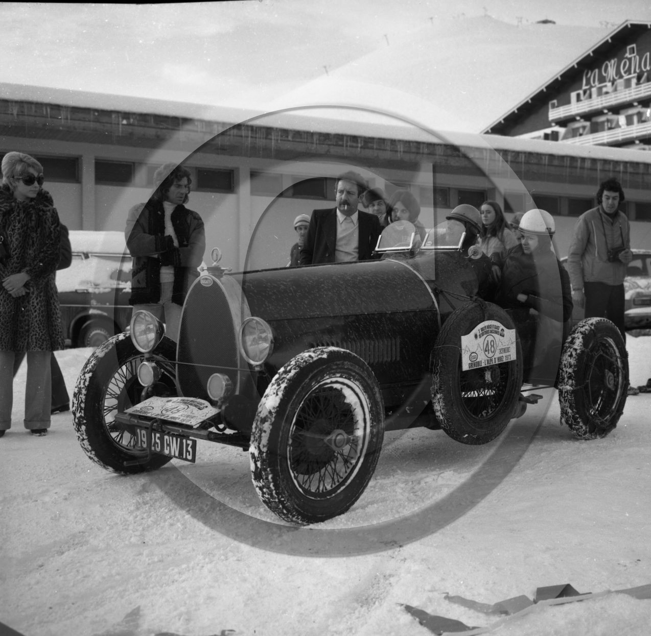 au 736 Bugatti T 30 neige et glace Alpe d'Huez 1973  .jpg