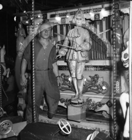 FO-CIRQUE  489 manege Angelby partie d orgue la Marquise chef d orchestre  Bordeaux .jpg