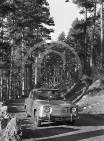 AU 3964  renault R8.jpg