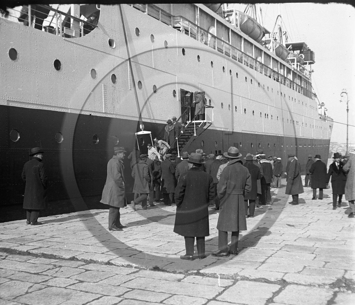 BA 877 paquebot Theophile Gautier a quai .jpg