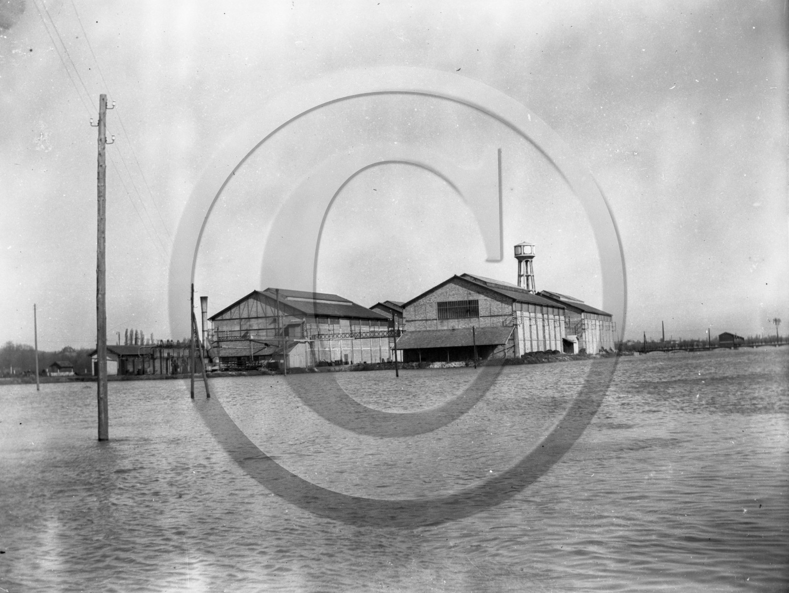 ME 35 inodation d'une usine .jpg