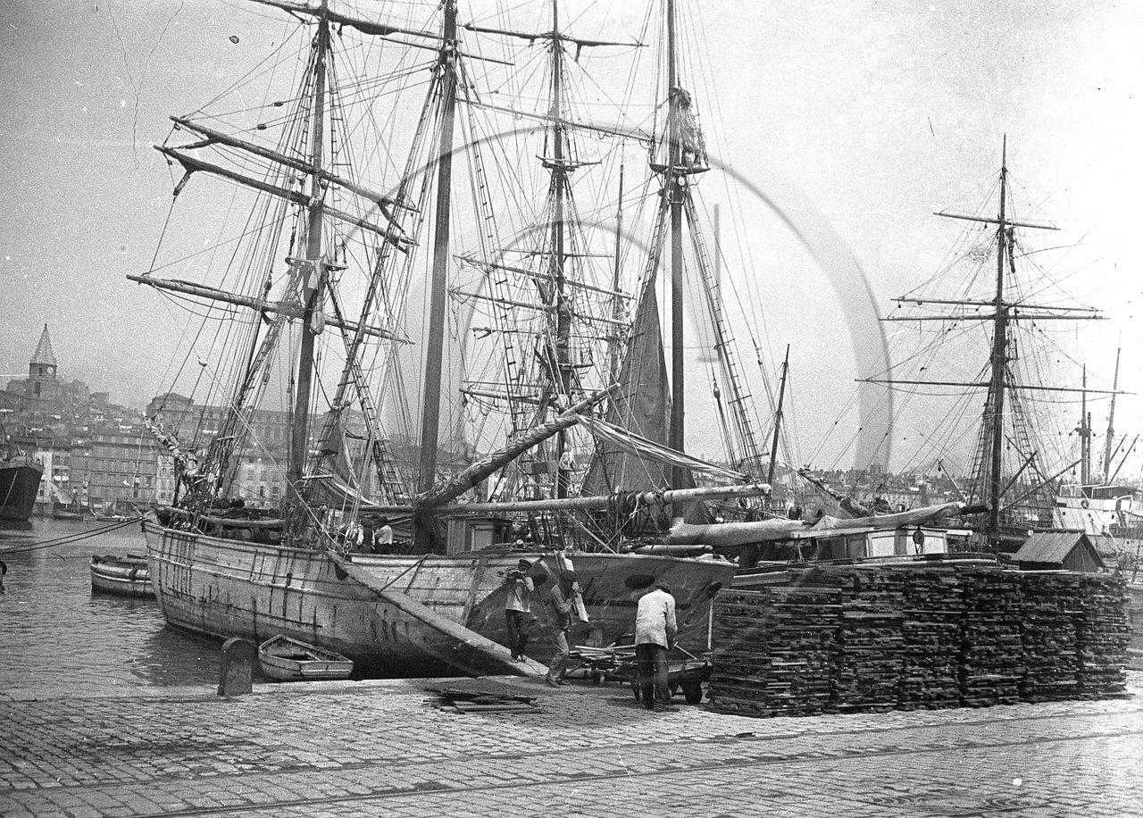 BA 518 Marseille dpt 13 .jpg