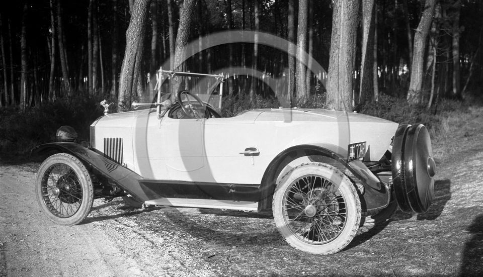 AU 2198 bis Peugeot .jpg