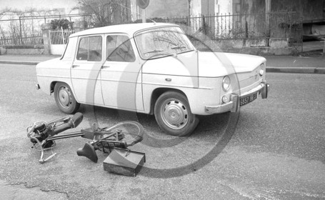 mov 163 velosolex  gauche.jpg