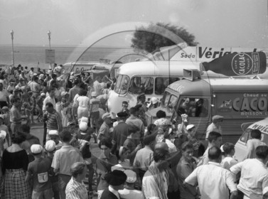 AUU 144 Citroen HY Aout 1964  .jpg