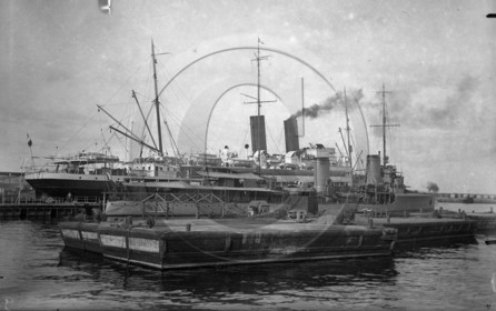 BA 1300   bateau de guerre amiral SENES.jpg