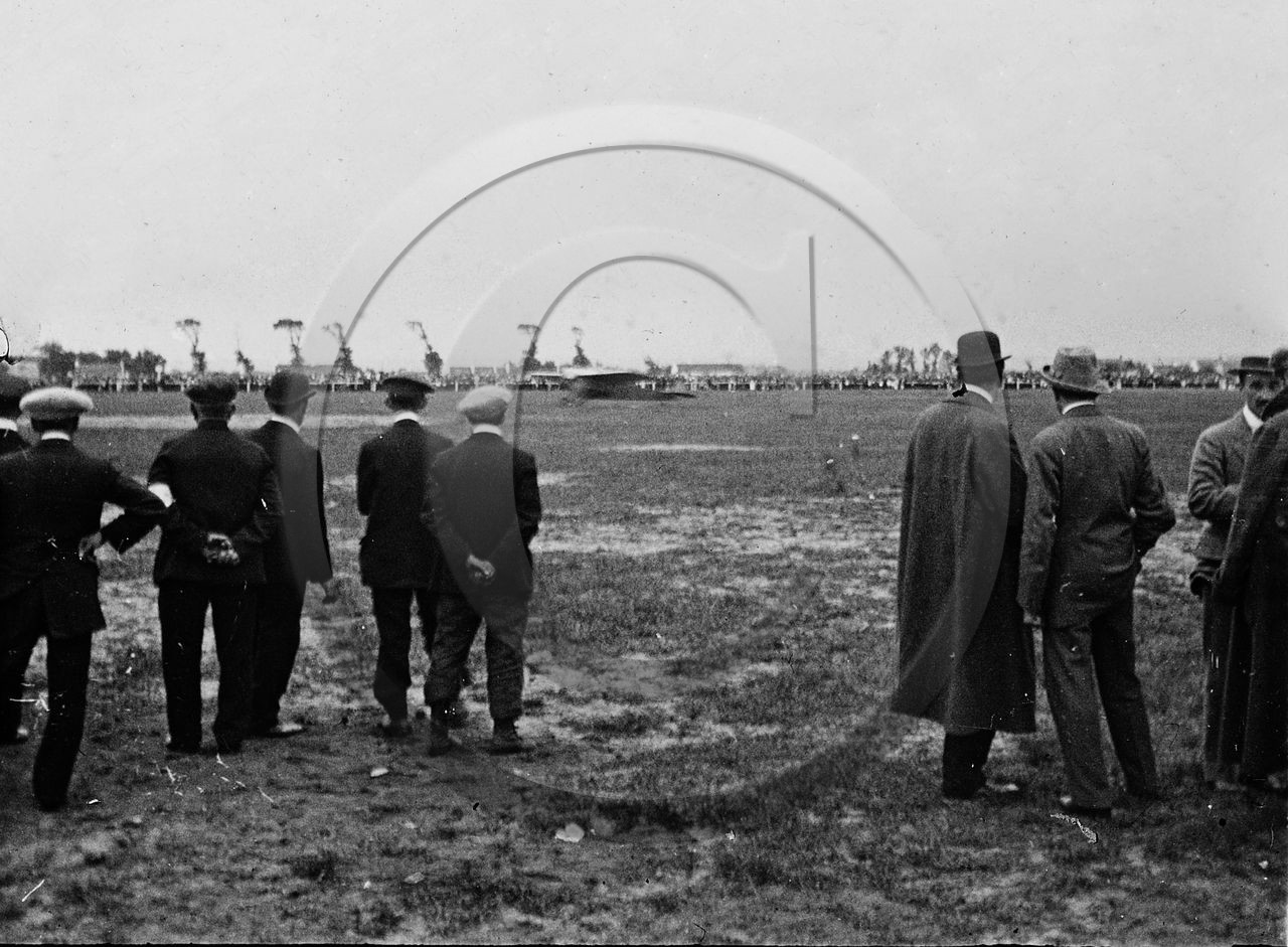 AVI    Calais en 1913 monoplan Bayard-Clement.jpg