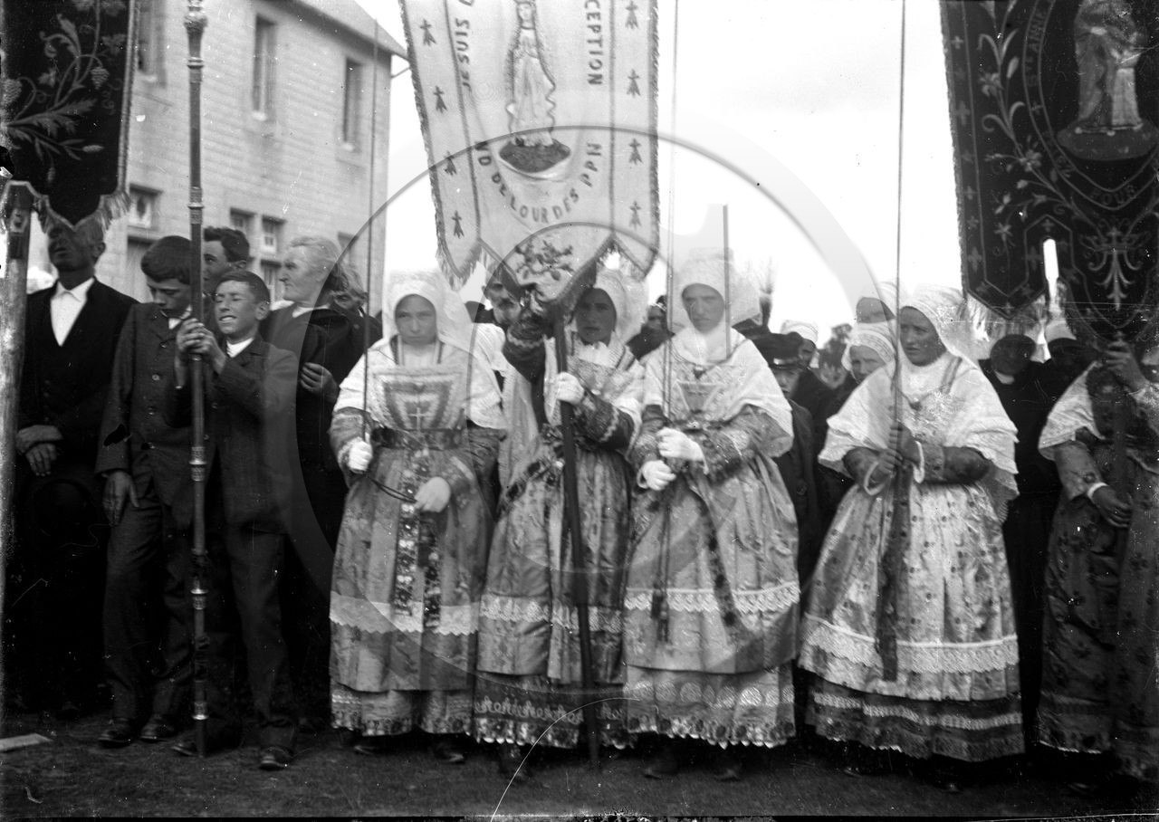 vi  1791 Lourdes procession  dpt 65 .jpg