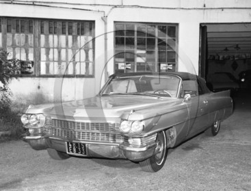 AU 373 Cadillac Fleetwood cabriolet 1963 .jpg