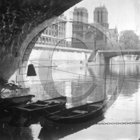 BA  page 80 - 2 - Paris Conflans en péniche.jpg