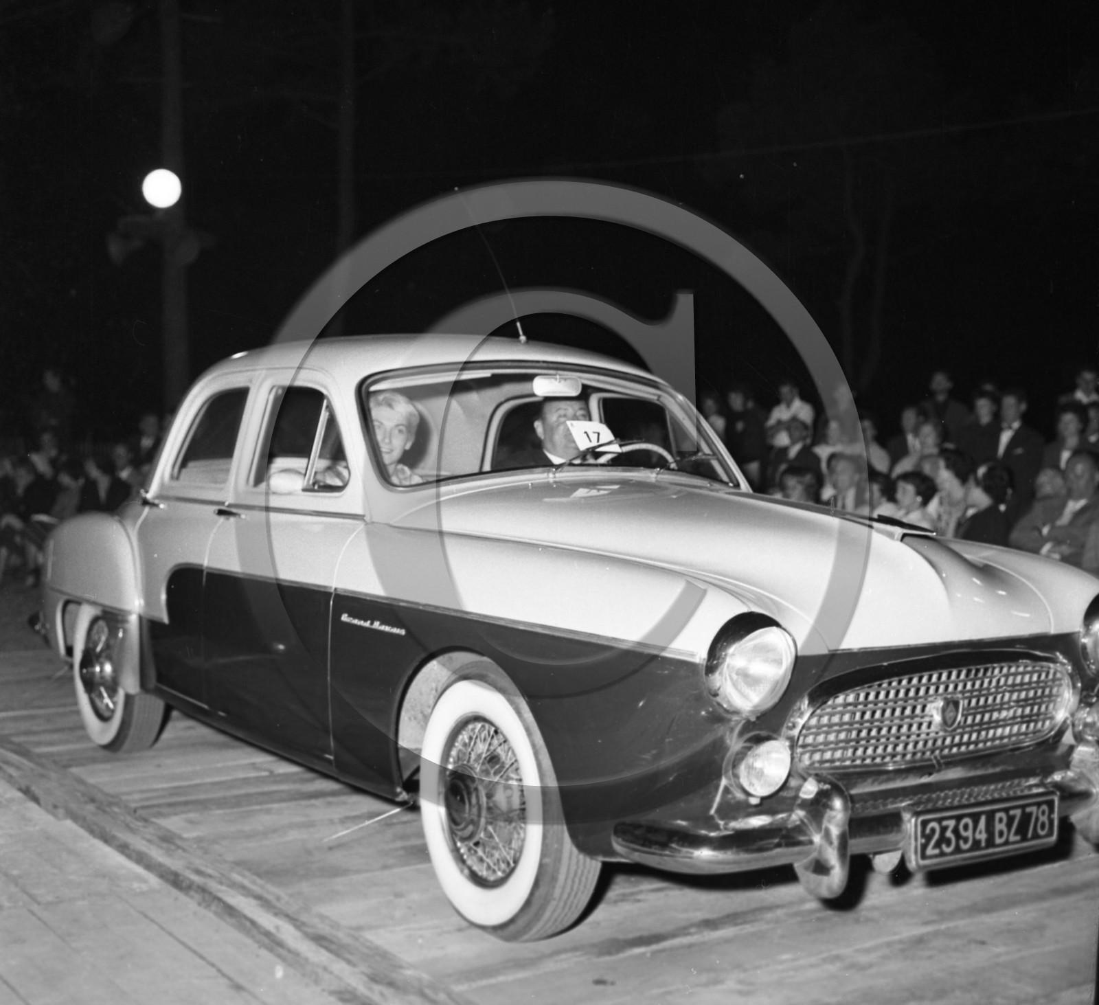 AUCE 298 Renault fregate grand pavois .jpg