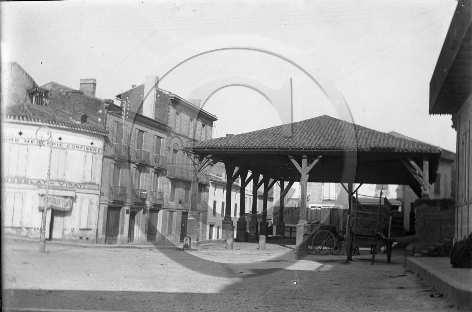 vi  1597 la Réole les halles   dpt 33  .jpg