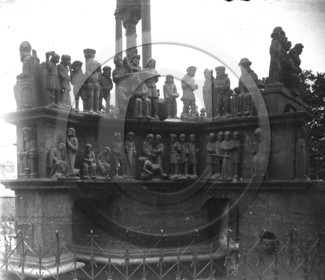 vi  2088 Plougastel Daoulas le calvaire cote droit  dpt 29.jpg