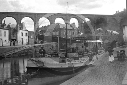 vi  1210 Dinan port et viaduc bateau vedettes blanches dpt 22 .jpg