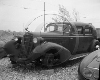 AU 1252 Cadillac sedan 1934 .jpg