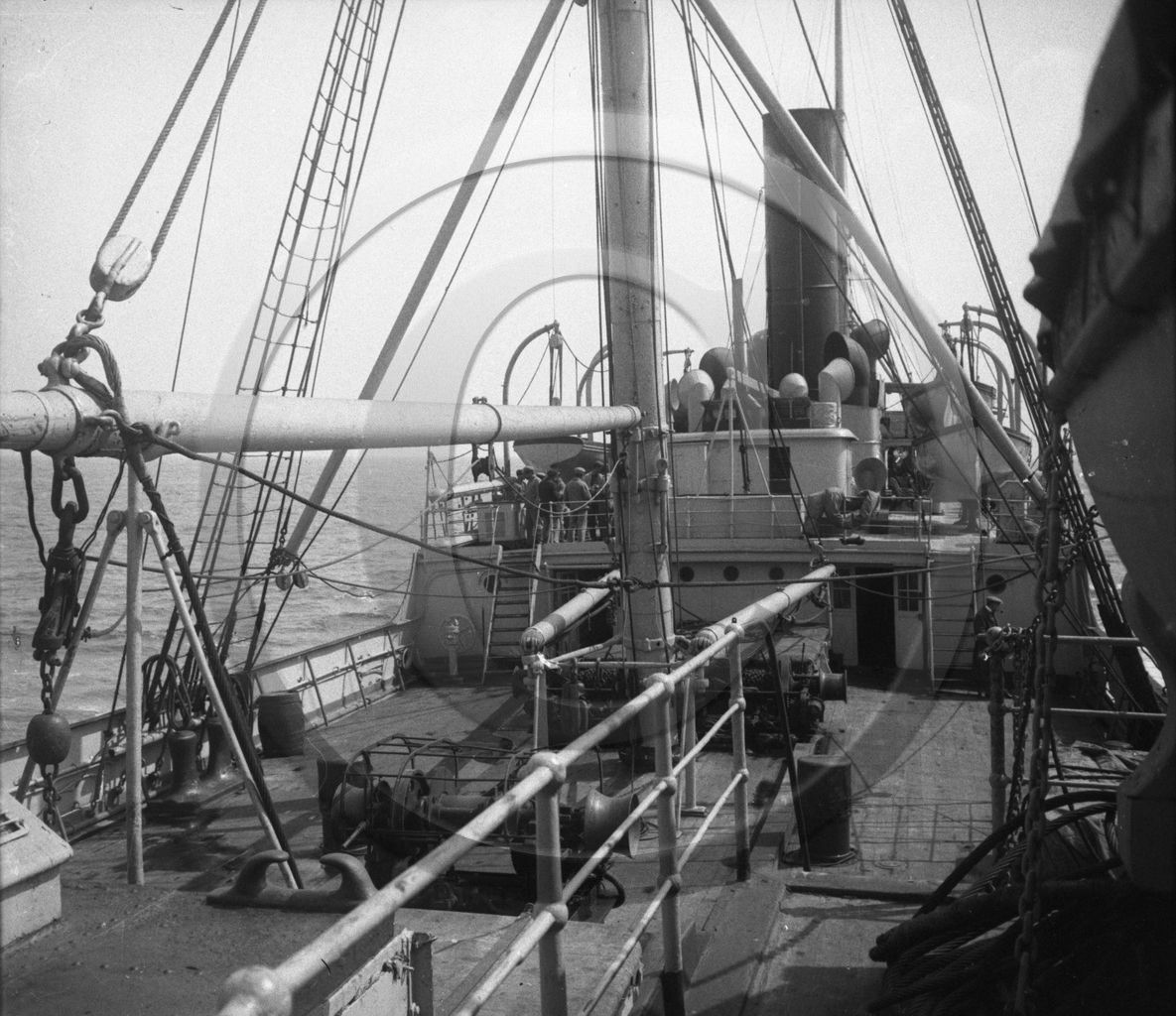 BA 883 cargo de l avant vers la passerelle .jpg