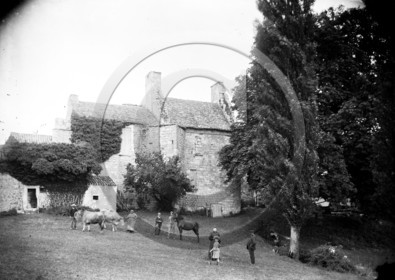 AG 684 cour de ferme  13x18 .jpg