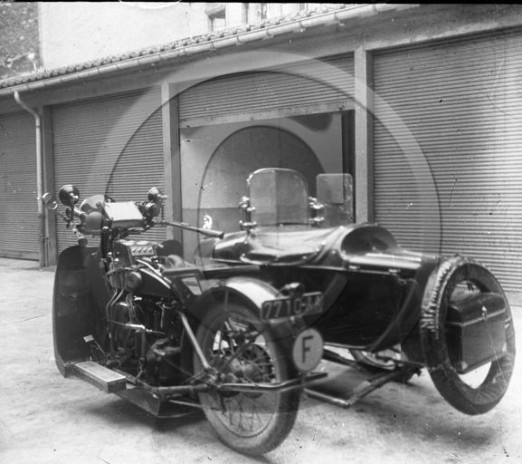 MOV 75 moto side vue arriere de la mov 72  a identifier .jpg