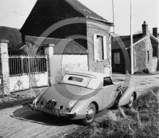 AU 2293 Cord 812 cabriolet 1937 .jpg