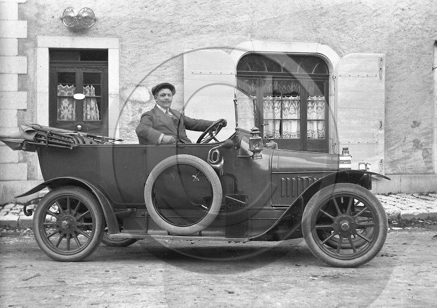 AU 2333 ancetre .jpg