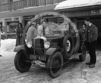 AU 782 Peugeot 5cv premier rallye neige et glace grenoble alpe d'huez .jpg