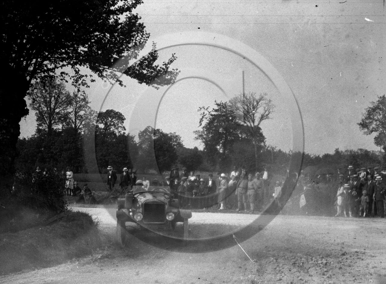 auc 41 voiture ford concours consommation  .jpg