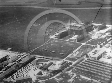 AVI 263 aérodrome vue d'avion  plaque 18x24 .jpg