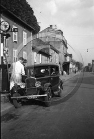 AU 1436 Peugeot 201 .jpg