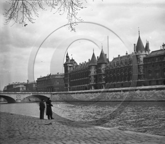 vi  1641 Paris bord de Seine pecheurs.jpg