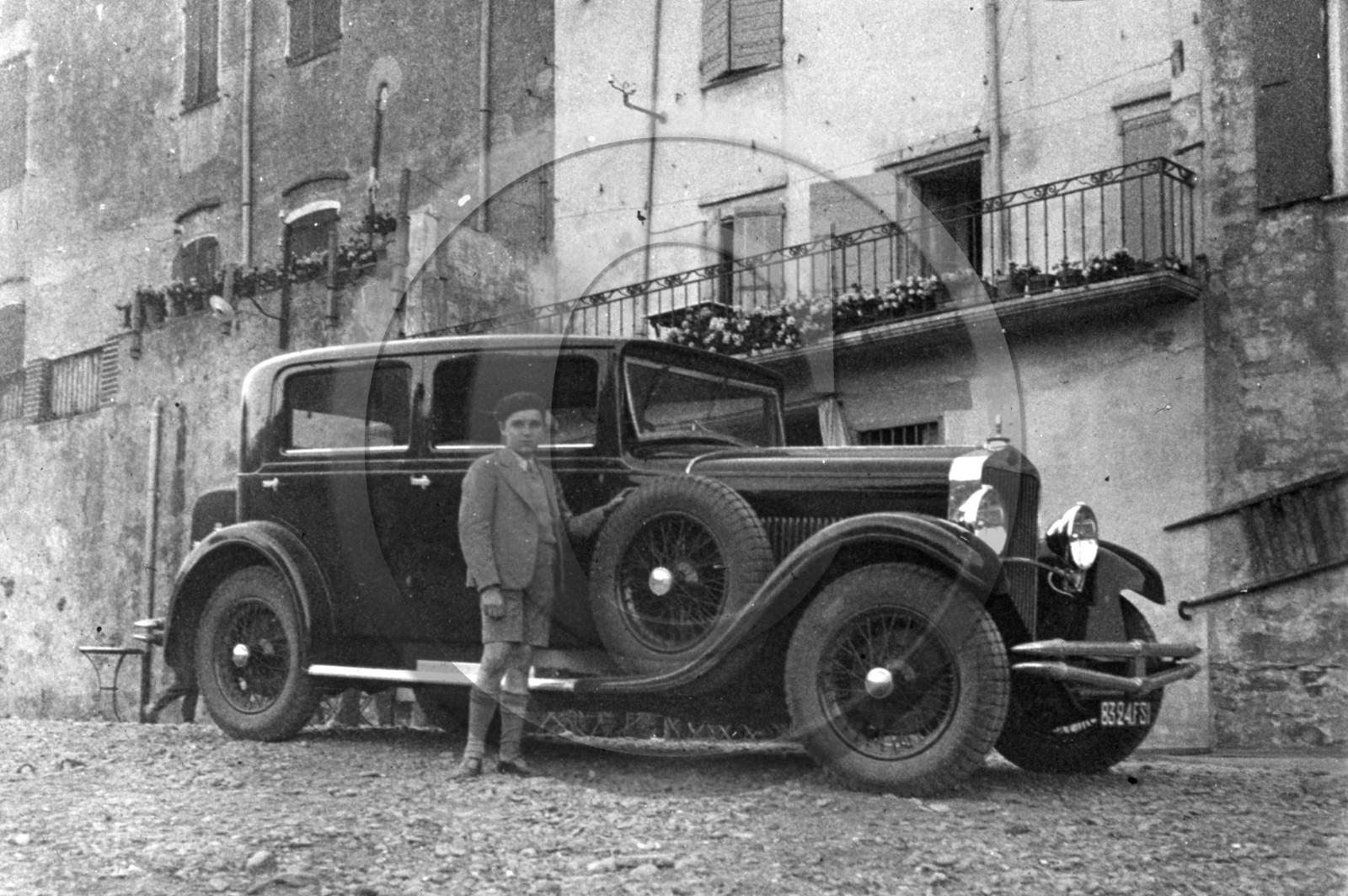 AU 4324 Delage berline 4 portes  .jpg