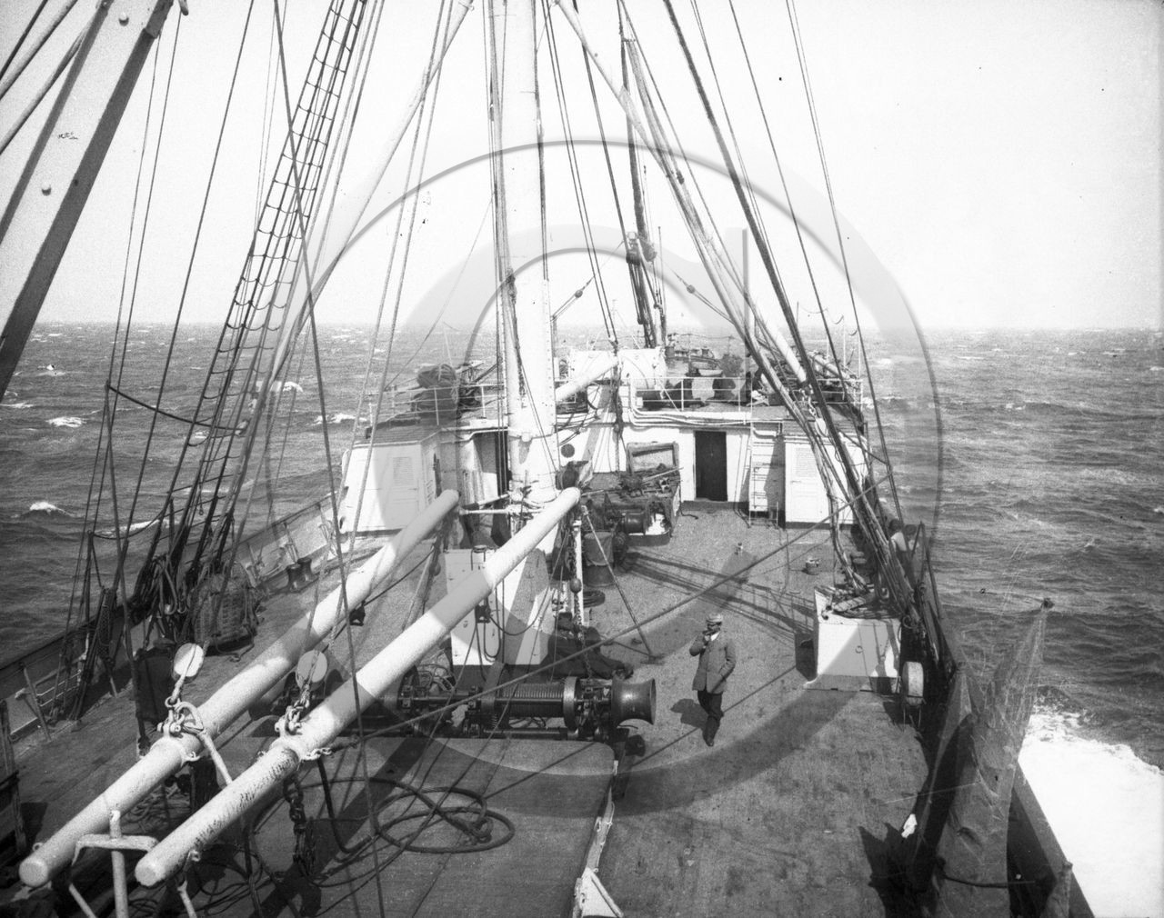 BA 881 cargo pont vers l avant  .jpg