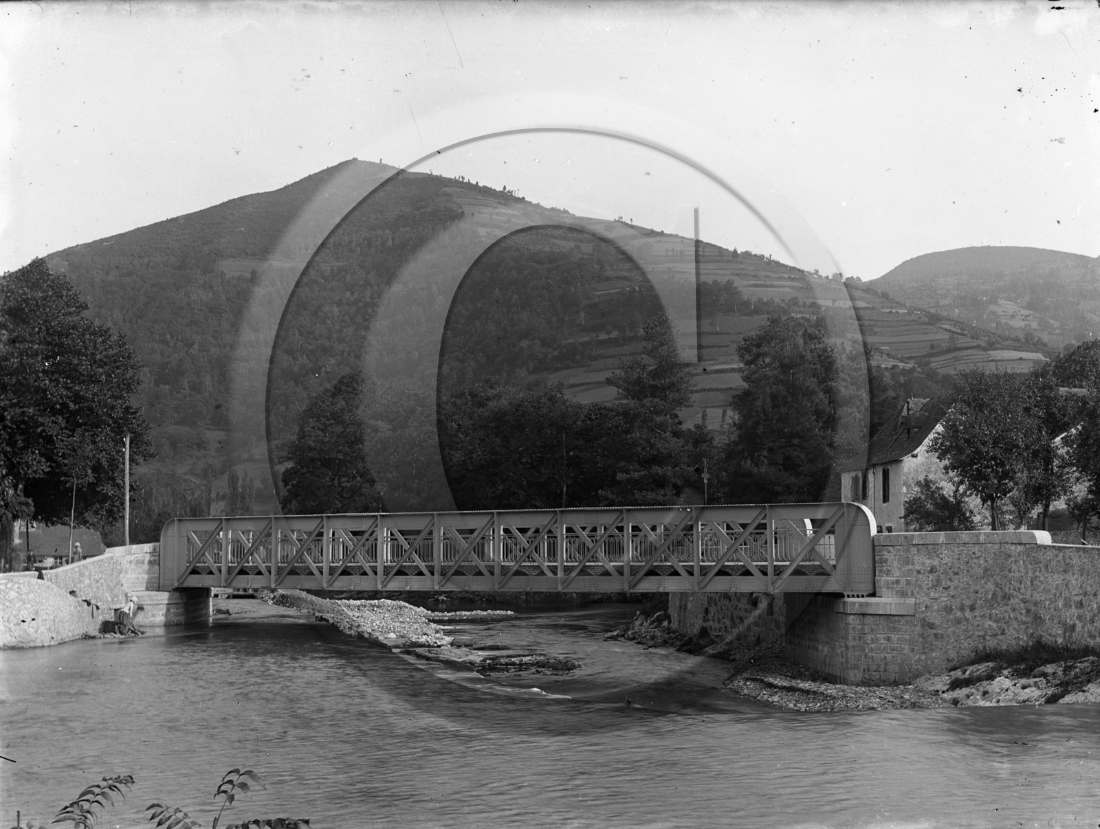 vi  1853 pont metallique en montagne .jpg