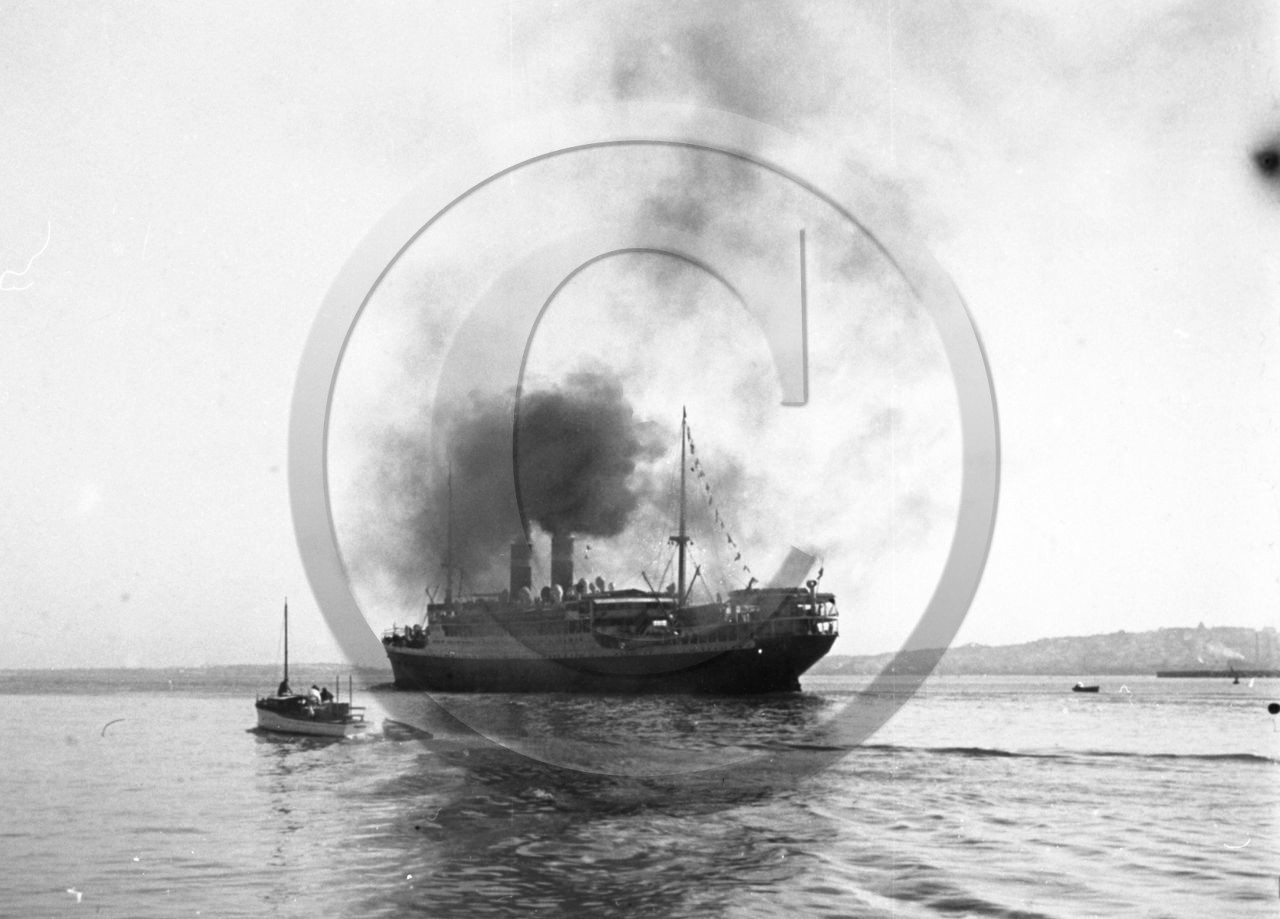 BA 620 paquebot le Canada quittant le port d Alger 14-2-1936 jpg.jpg