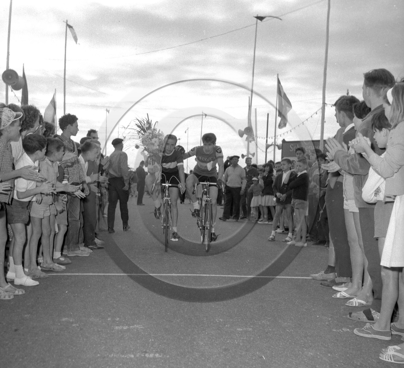 pochette aiguillon 14 juillet 62  .9.jpg