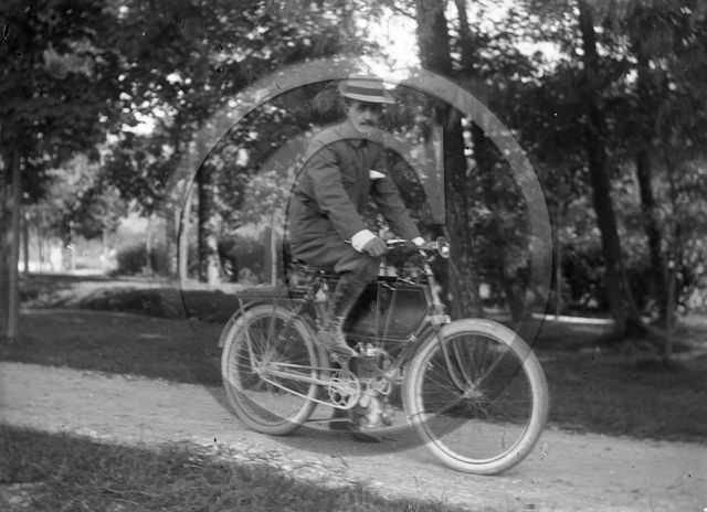 mov 107 velomoteur .jpg