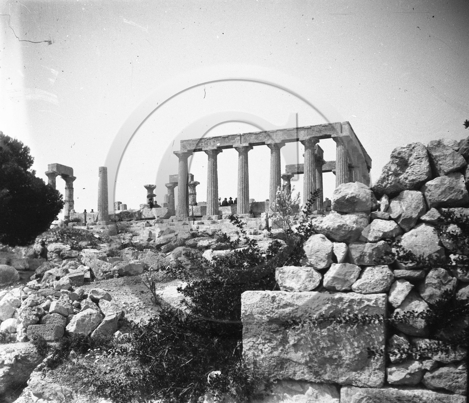 Egine temple d Athena Grece.jpg