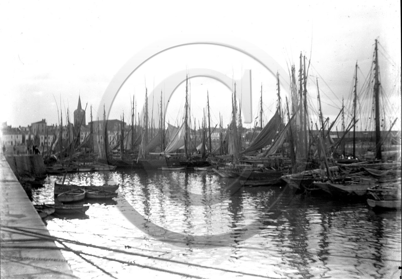 BA 1645 Les Sables d Olonne  dpt 85 .jpg