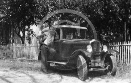 AU 1937 Peugeot 5cv .jpg