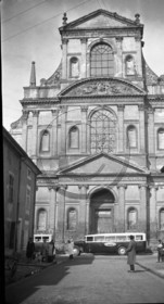 AUU 443 autocar Bernard devant église corespondance chemins de fer de l'est SATE.jpg