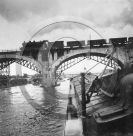 BA  page 80 - 12- Paris Conflans en péniche. toute la série clichés Dargence.jpg