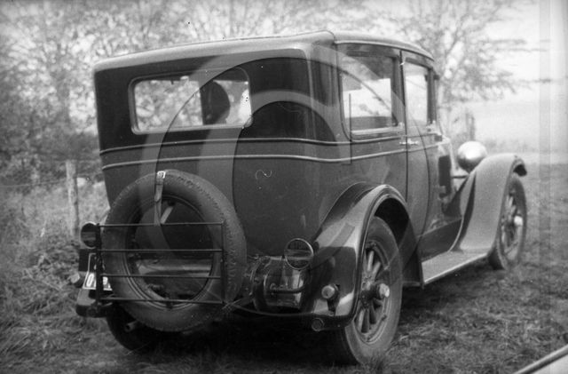 AU 154 Buick 1927 .jpg