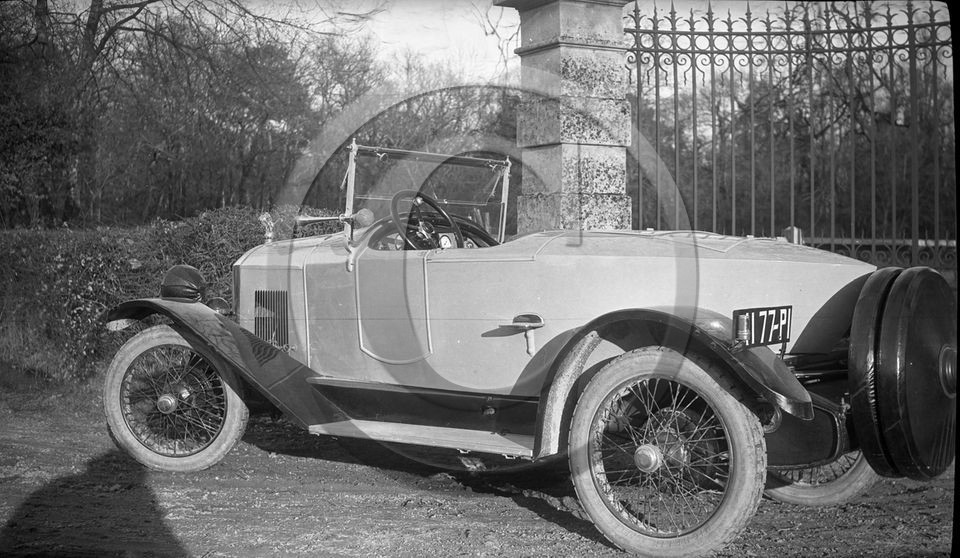 AU 2198 Peugeot .jpg