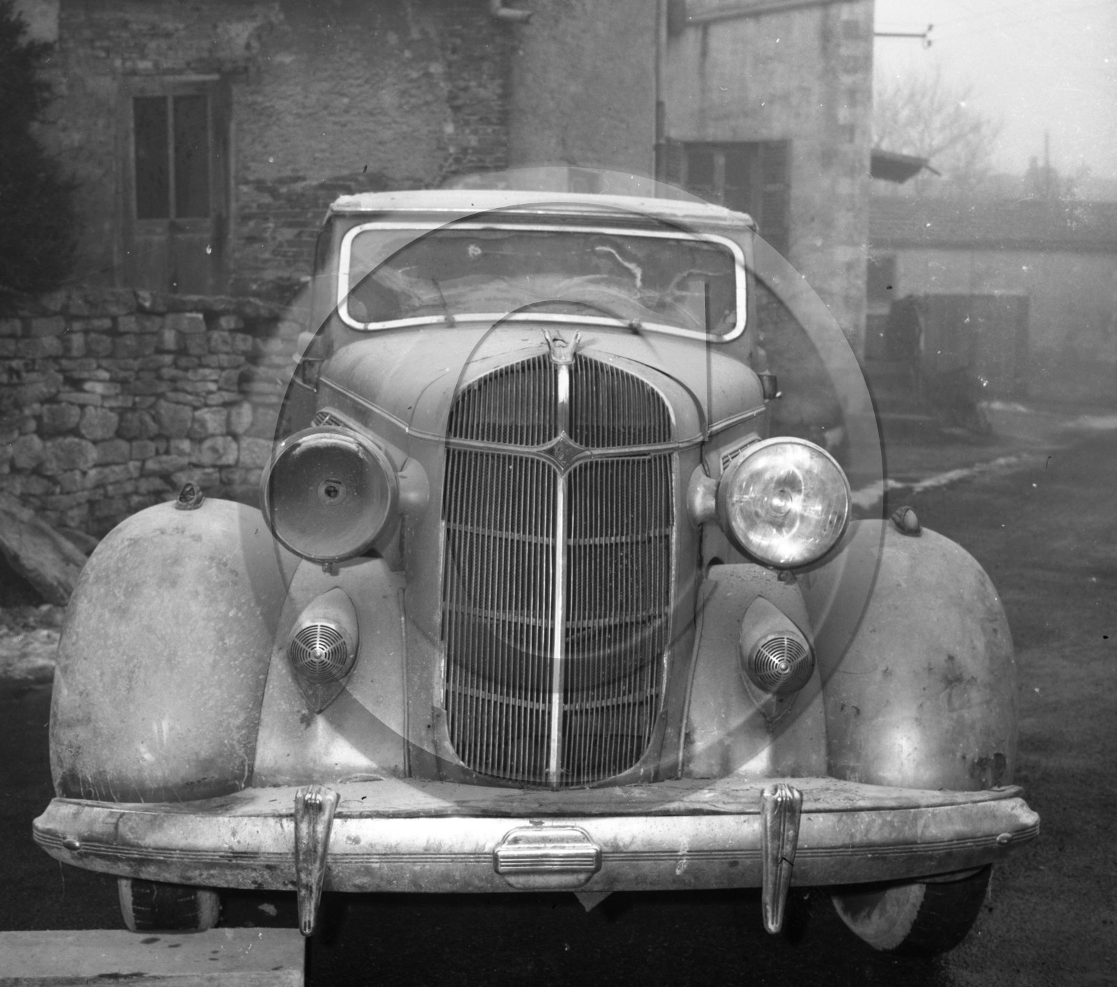 AU 438 Chrysler 6 cabriolet spider 1936 .jpg