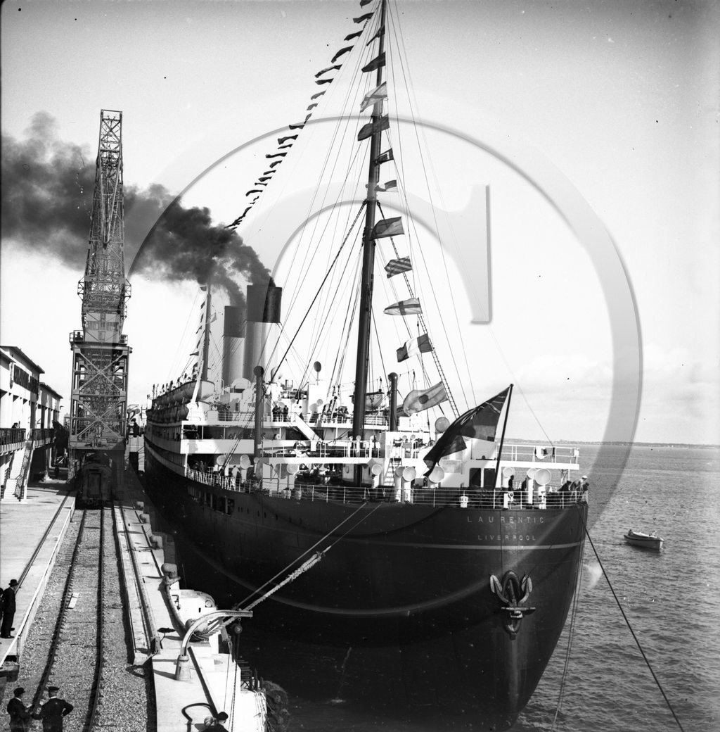 BA 896 paquebot Laurentic de Liverpool vu de l arriere - le Verdon 1934  dpt 33  .jpg