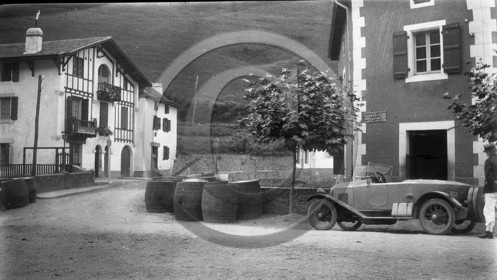 AU 2202 Peugeot ARNEGUY  St Jean pied de port .jpg