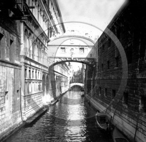 Venise le pont des soupirs Italie  .jpg